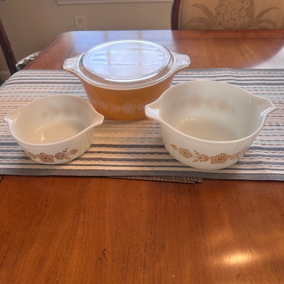 Pyrex Butterfly Gold Bowls Cookware Set Bowls and on Cover - Picture 11 of 12